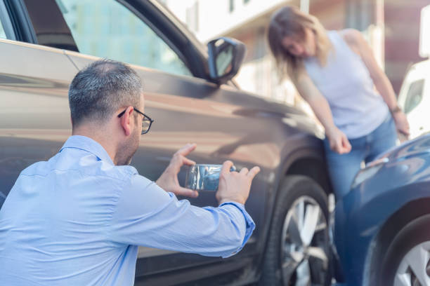 Professional Commercial Auto Insurance technician working in Dalworthington Gardens, TX